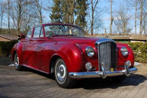 Bentley S2